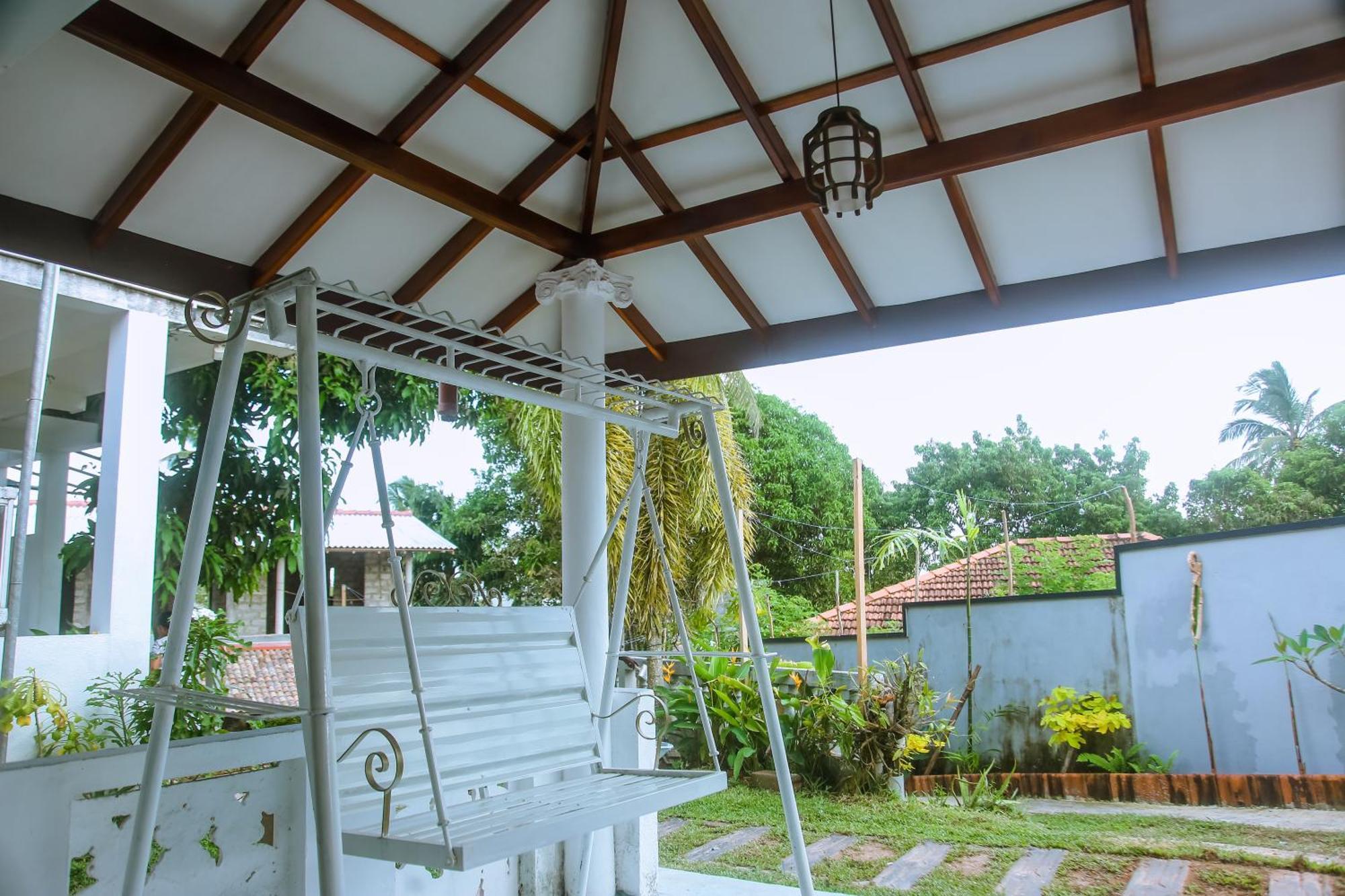 Blue Sky Hotel Mirissa Luaran gambar