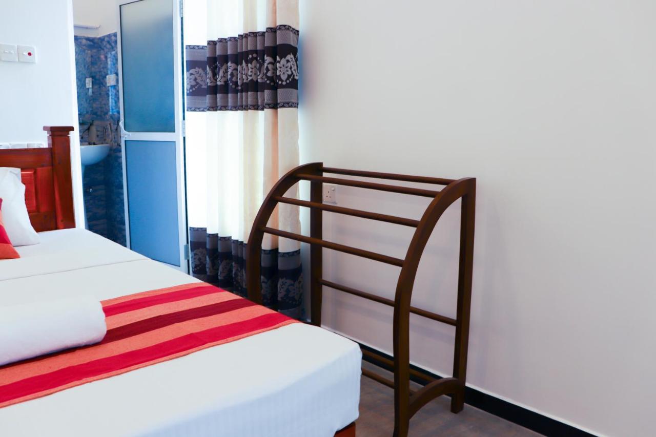 Blue Sky Hotel Mirissa Luaran gambar